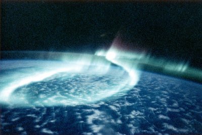 Aurora Borealis (Nordlichter) vom Weltraum aus gesehen. von National Aeronautics and Space Administration National Aeronautics and Space Administration